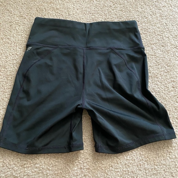 Fabletics bike shorts - Picture 3 of 3